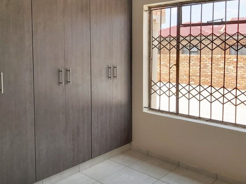 OWN 2 BRAND NEW, FULL TITLE TOWNHOUSES WITH GREAT RENTAL OPPORTUNITY AS! - Photo 10