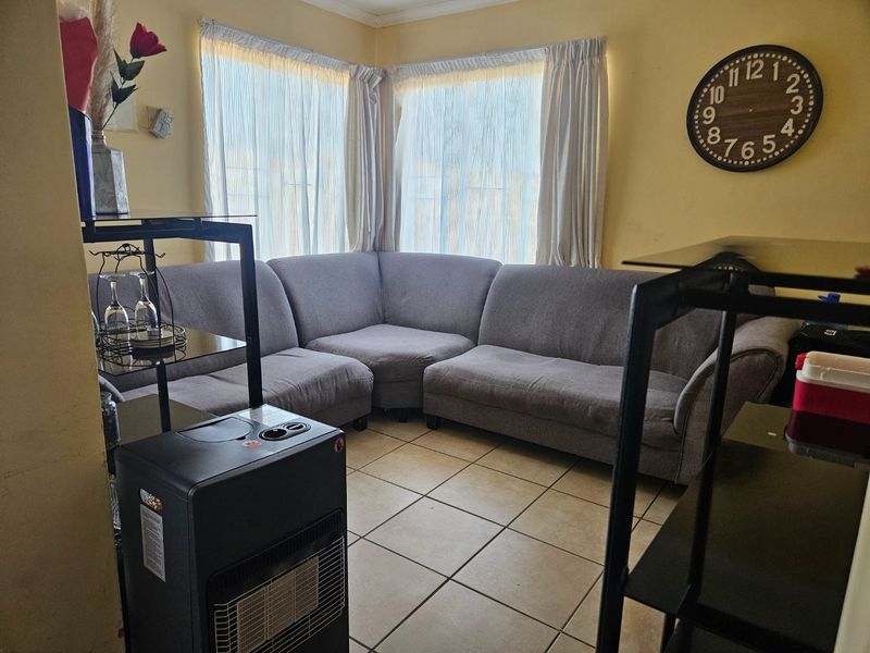 3 Bedroom house for sale - Photo 5