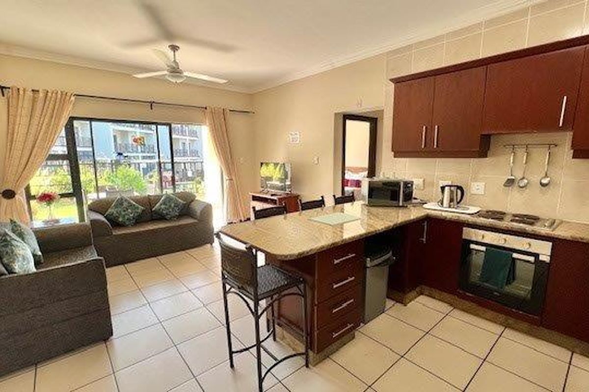 Ground-Floor 2-Bedroom Apartment in Secure Uvongo Complex - Photo 2