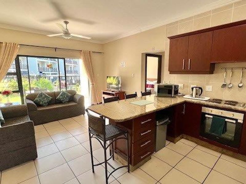 Ground-Floor 2-Bedroom Apartment in Secure Uvongo Complex - Photo 2