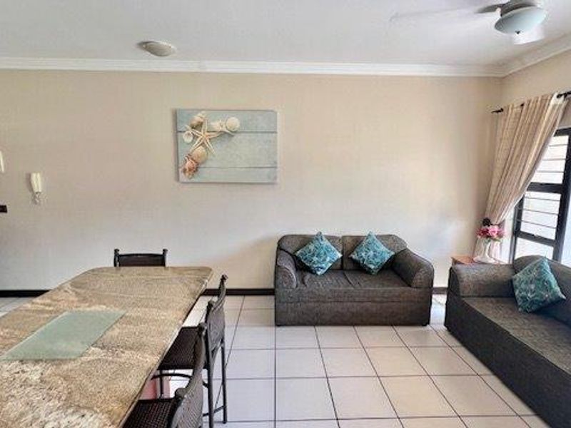 Ground-Floor 2-Bedroom Apartment in Secure Uvongo Complex - Photo 10