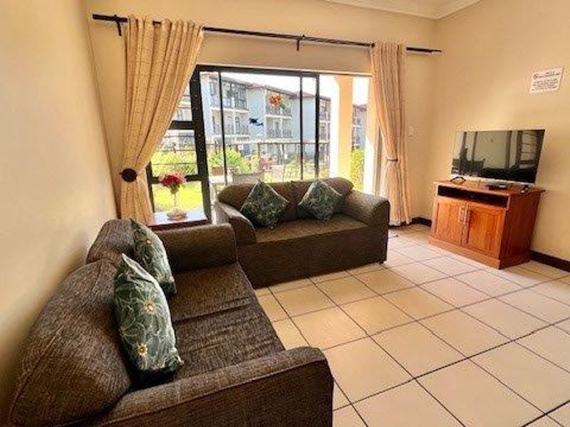 Ground-Floor 2-Bedroom Apartment in Secure Uvongo Complex - Photo 8