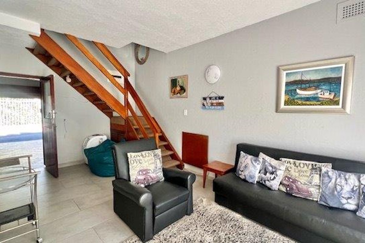 3-Bedroom Duplex with Private Beach Access in Shelly Beach - Photo 4