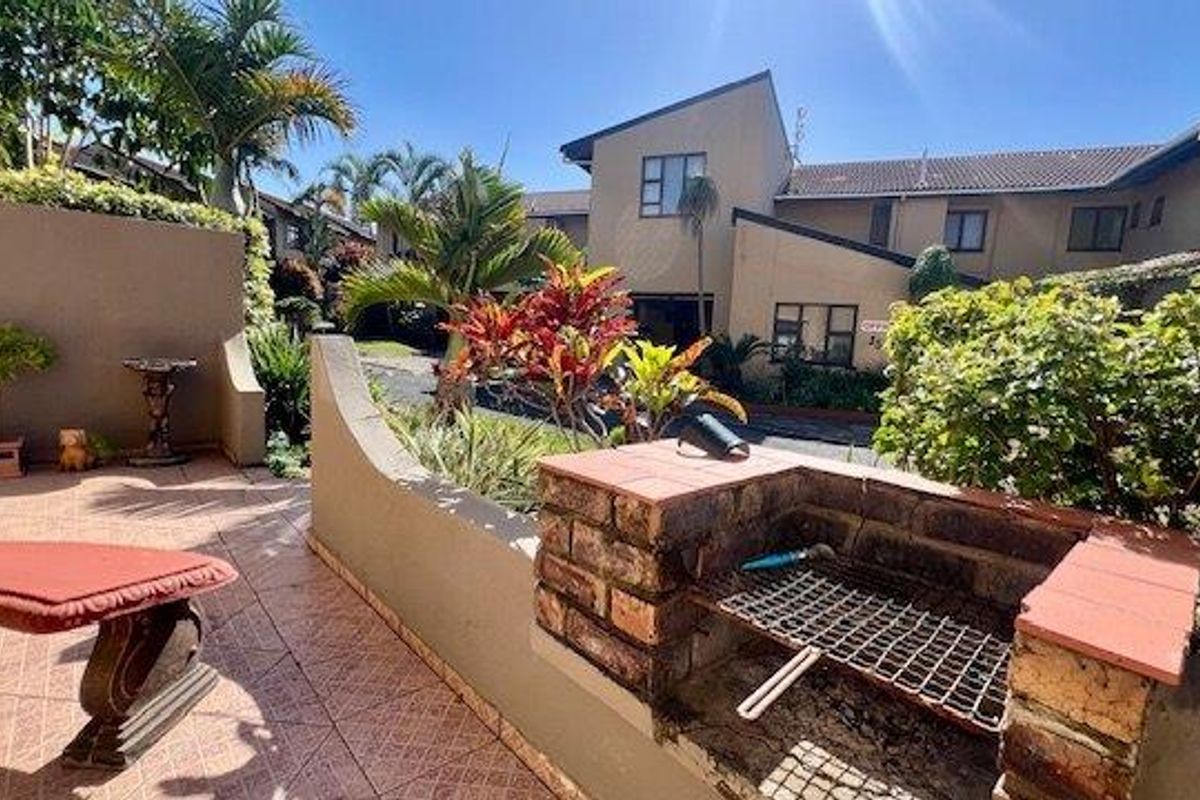 3-Bedroom Duplex with Private Beach Access in Shelly Beach - Photo 3