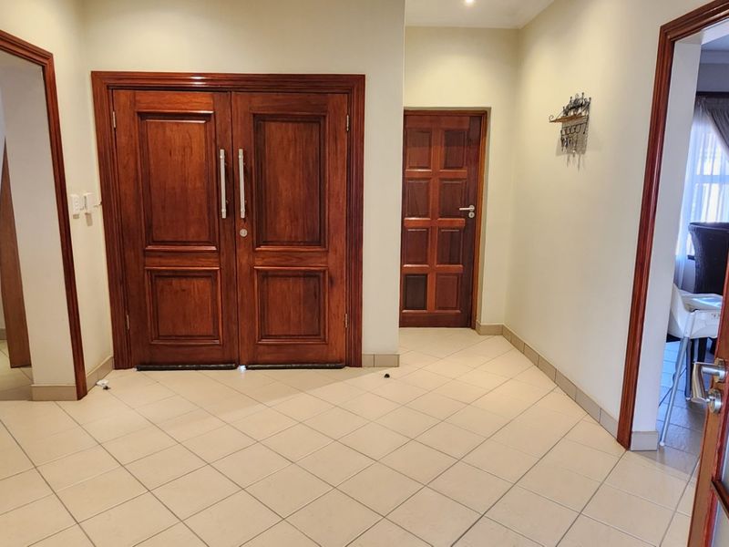 Modern Stylish Home for Sale in Erasmia - Photo 4