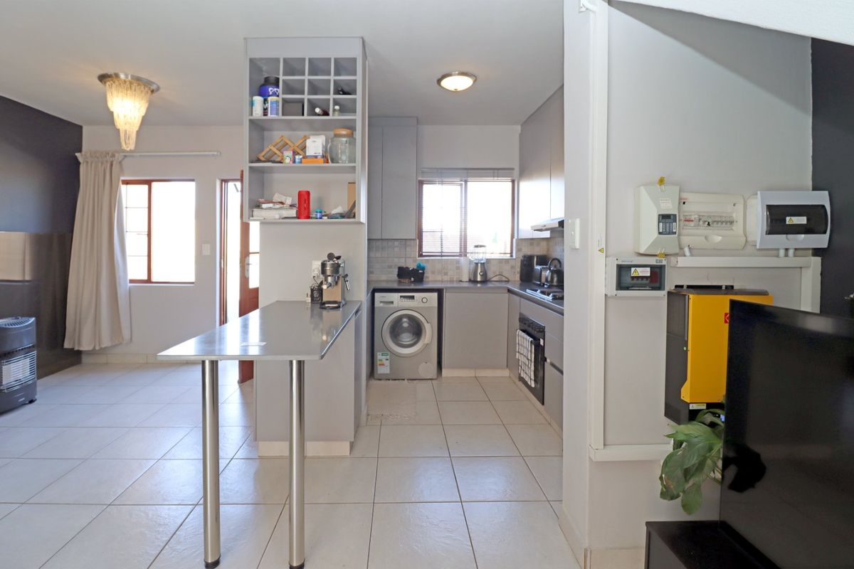 Immaculate, Modern & Move-In Ready! - Photo 4