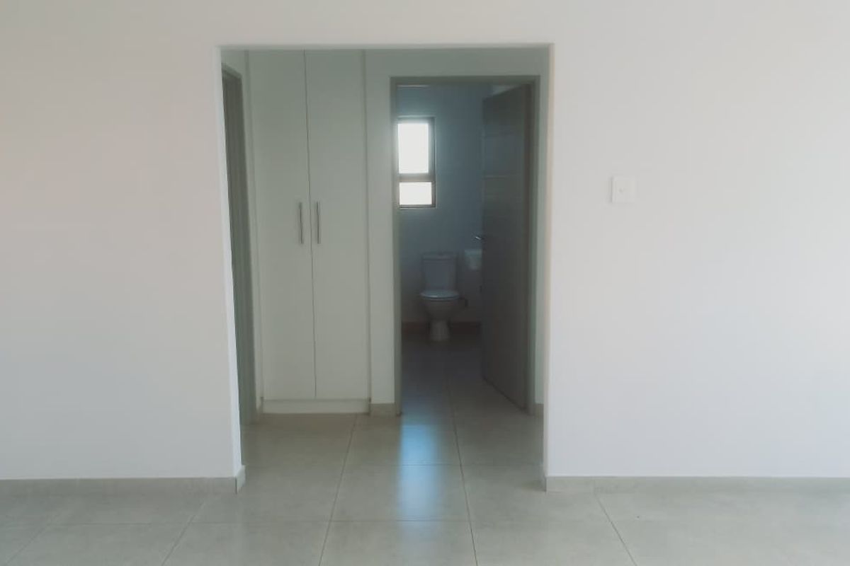 2 Bedroom Apartment Mountain View Estate - Photo 3