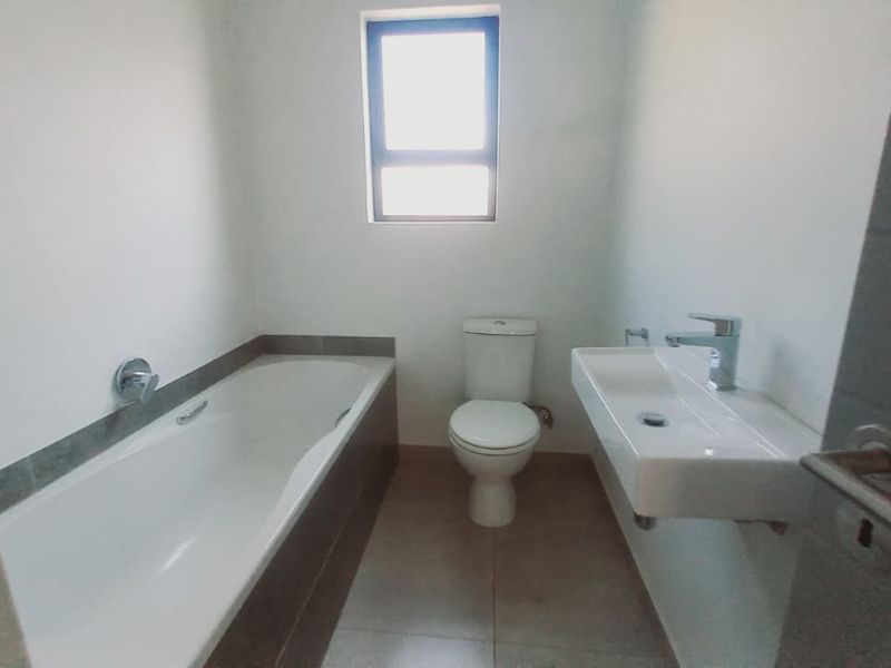 2 Bedroom Apartment Mountain View Estate - Photo 4