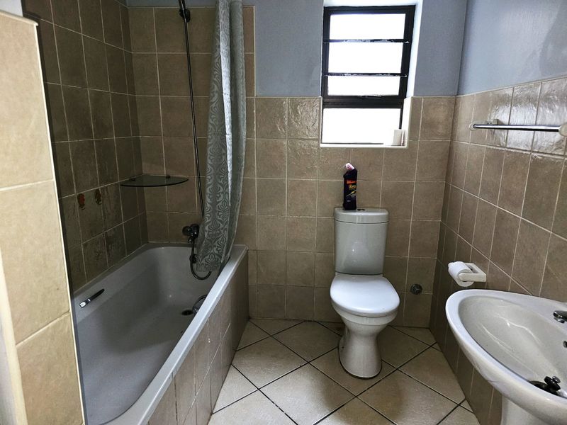 ON SHOW DAILY - BY APPOINTMENT! - Photo 10