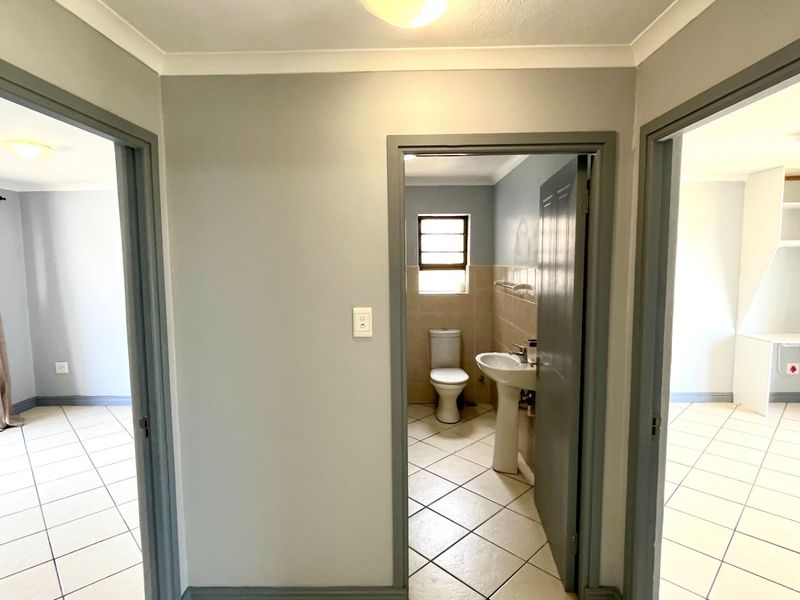 ON SHOW DAILY - BY APPOINTMENT! - Photo 3