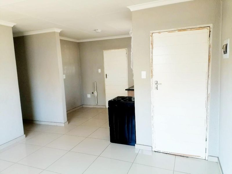 Lovely 3 bedroom family home in Crystal Park - Photo 2