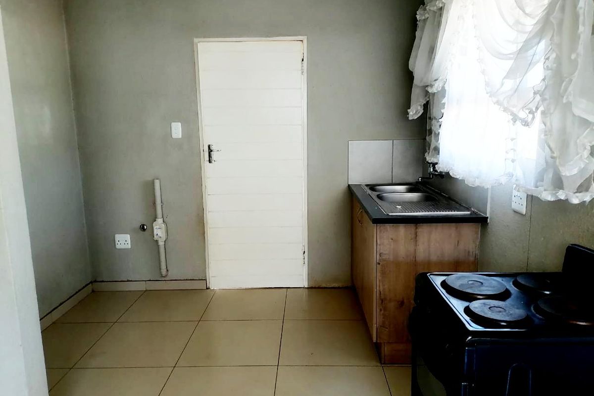 Lovely 3 bedroom family home in Crystal Park - Photo 5