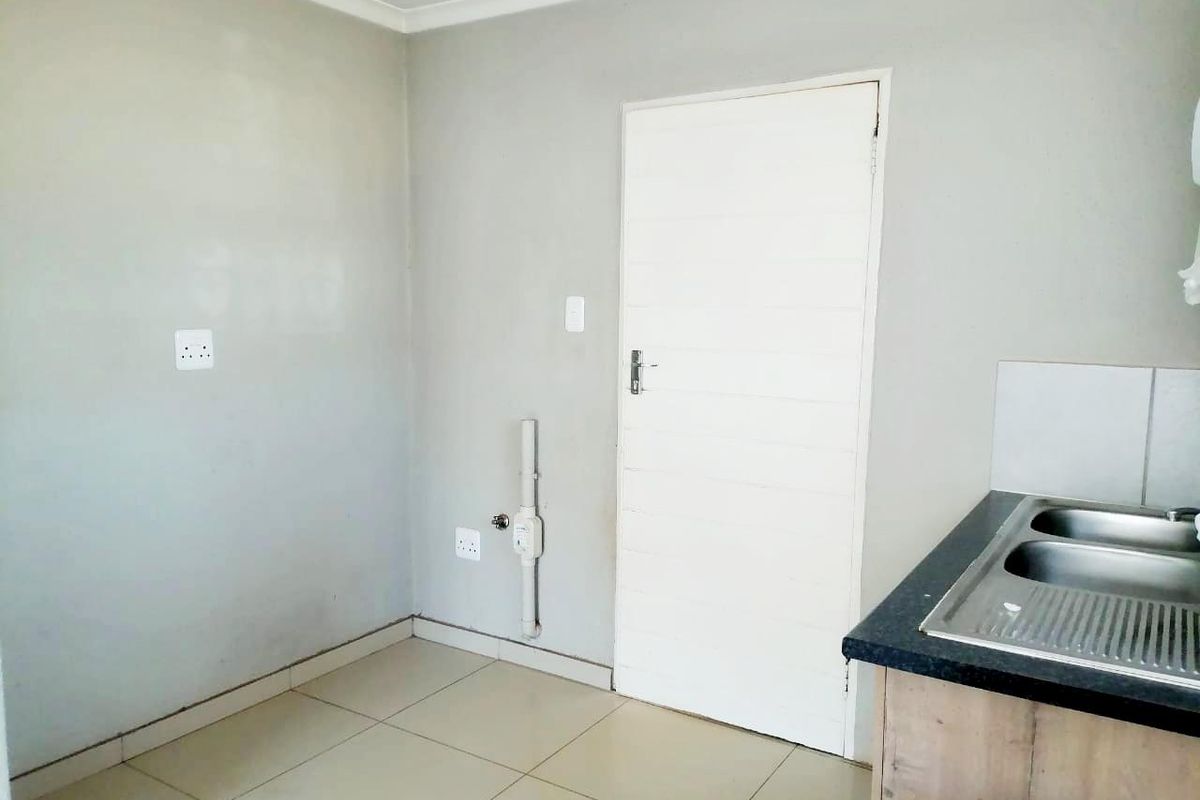 Lovely 3 bedroom family home in Crystal Park - Photo 4