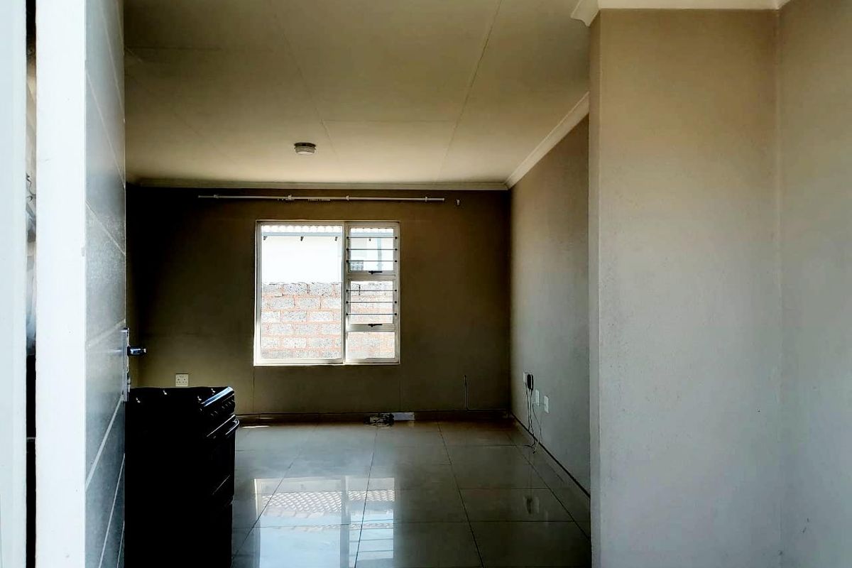 Lovely 3 bedroom family home in Crystal Park - Photo 3