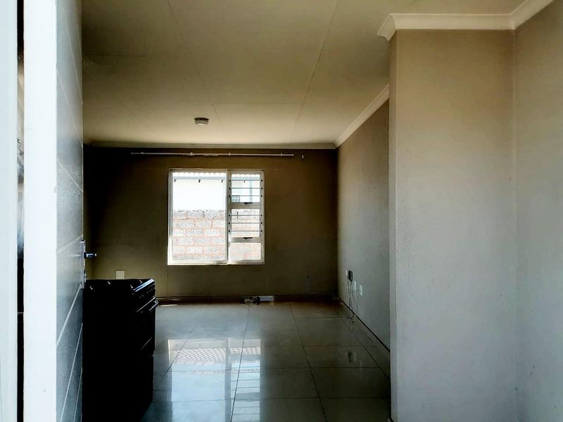 Lovely 3 bedroom family home in Crystal Park - Photo 3