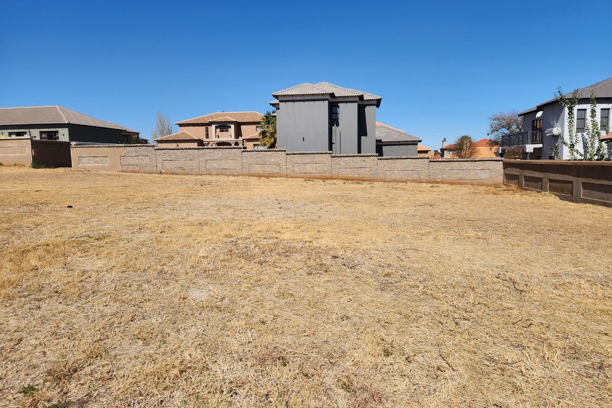 A PERFECT CANVAS TO BUILD YOUR DREAM HOME - Photo 3