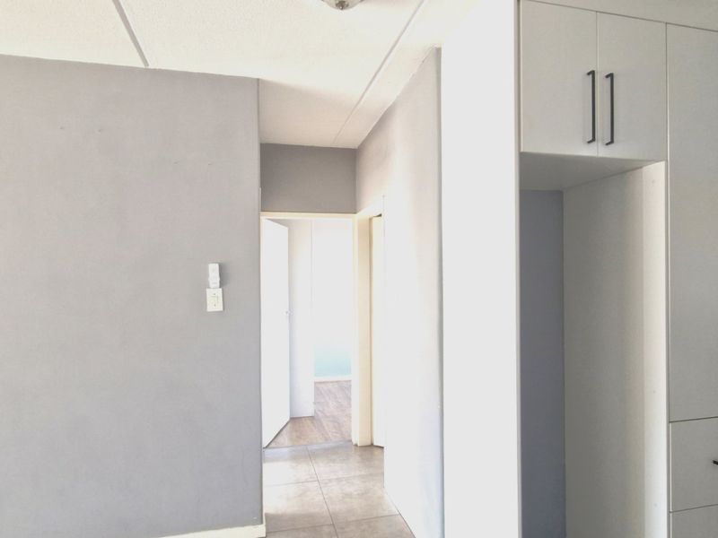 Gorgeous Modern Contemporary ,,,,,,,,,, 2 Bedrooms ,,1 Bathrooms,, Stunning  Open Plan Kitchen Downstairs Townhouse. - Photo 4