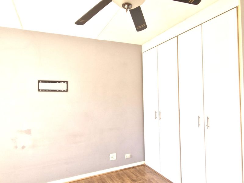 Gorgeous Modern Contemporary ,,,,,,,,,, 2 Bedrooms ,,1 Bathrooms,, Stunning  Open Plan Kitchen Downstairs Townhouse. - Photo 7