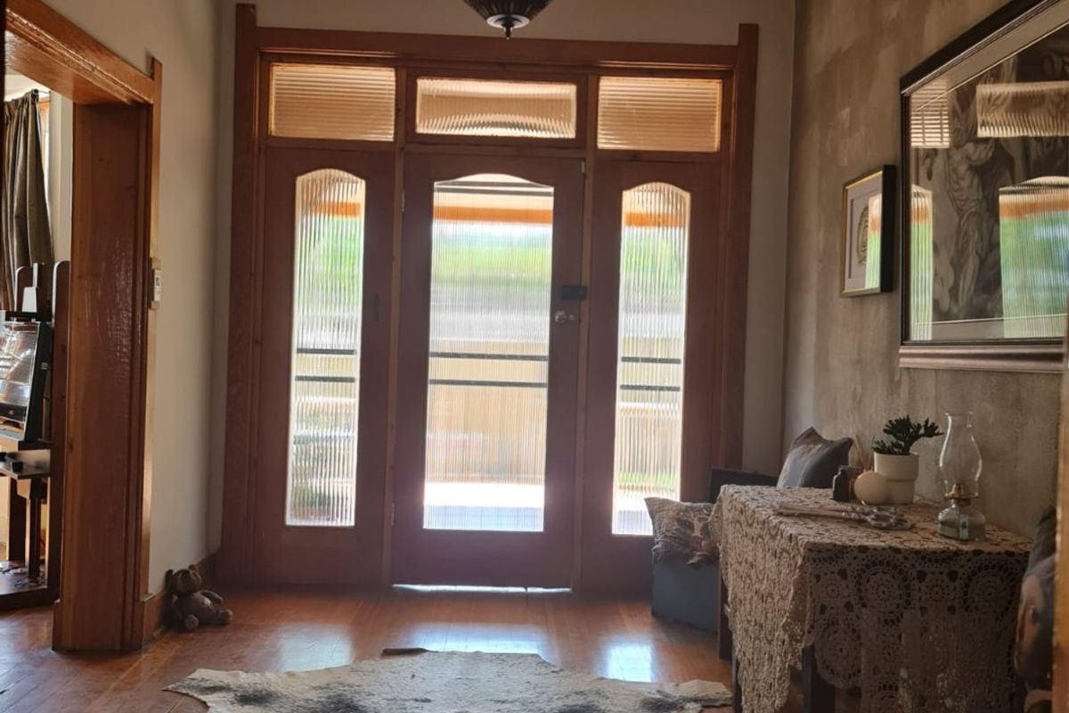 Family dream home, in the leafy suburb of Kensington. - Photo 3