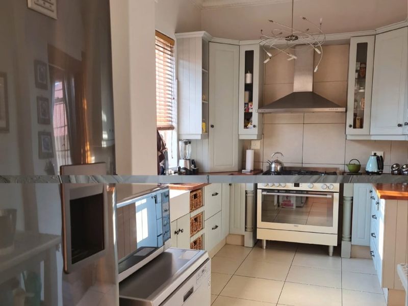 Family dream home, in the leafy suburb of Kensington. - Photo 8