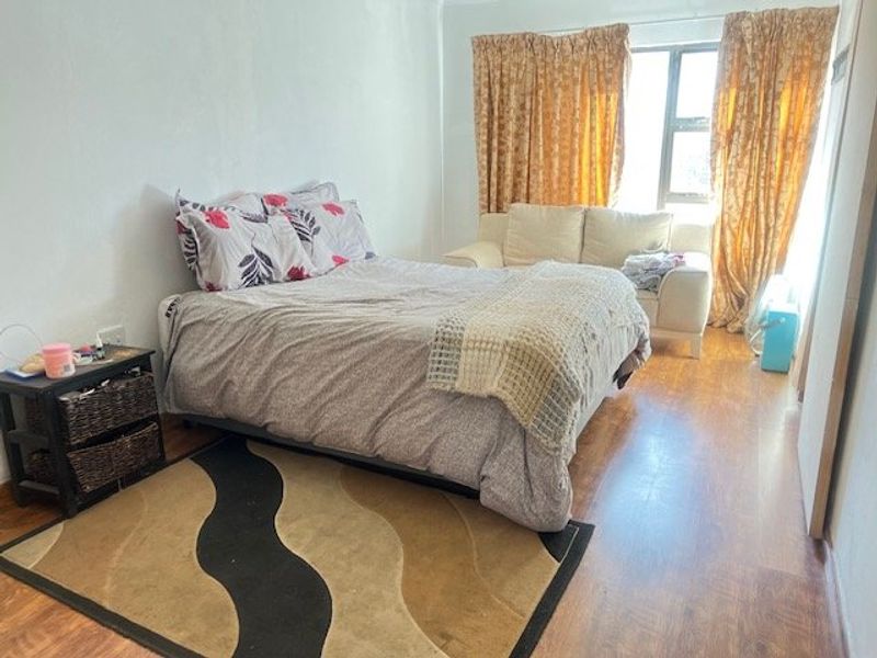 A Stunning 3-Bedroom House  - Photo 7