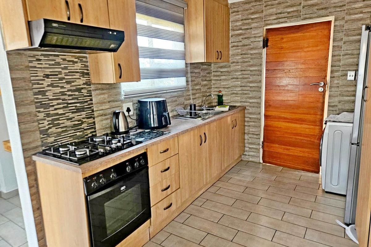 A Stunning 3-Bedroom House  - Photo 3