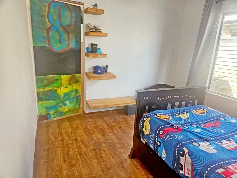 A Stunning 3-Bedroom House  - Photo 10