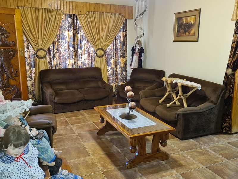 Spacious and versatile family home in the heart of lush Roosheuwel. - Photo 7