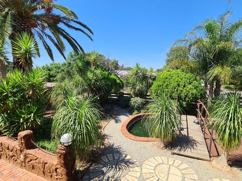 Spacious and versatile family home in the heart of lush Roosheuwel. - Photo 3