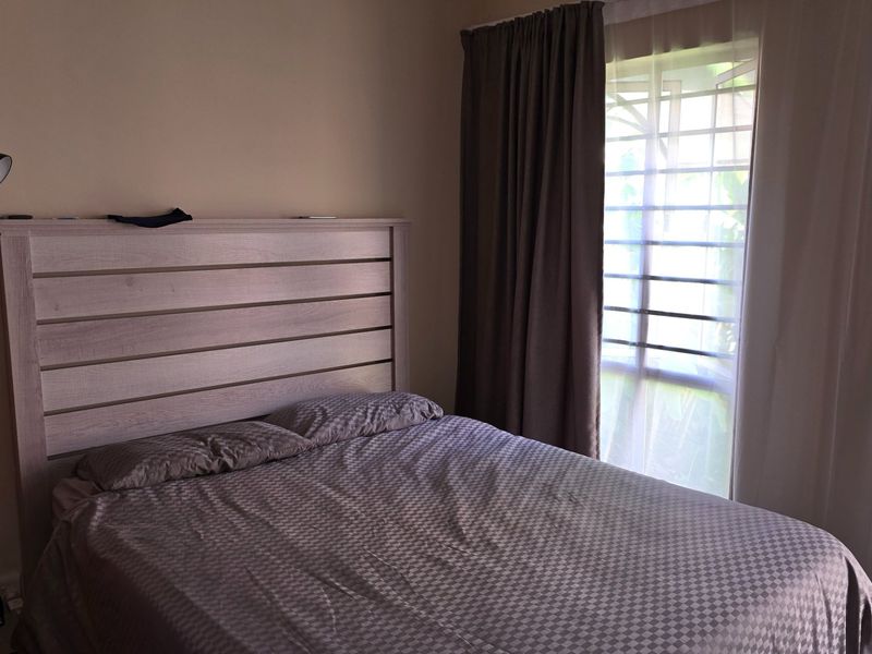 Centrally situated townhouse in Wilkoppies. - Photo 10