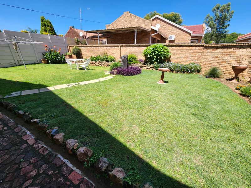 Full Title | Low Upkeep | Bigger than normal - Photo 3