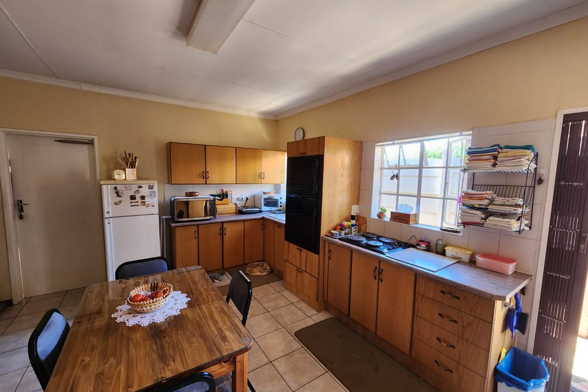 Full Title | Low Upkeep | Bigger than normal - Photo 4