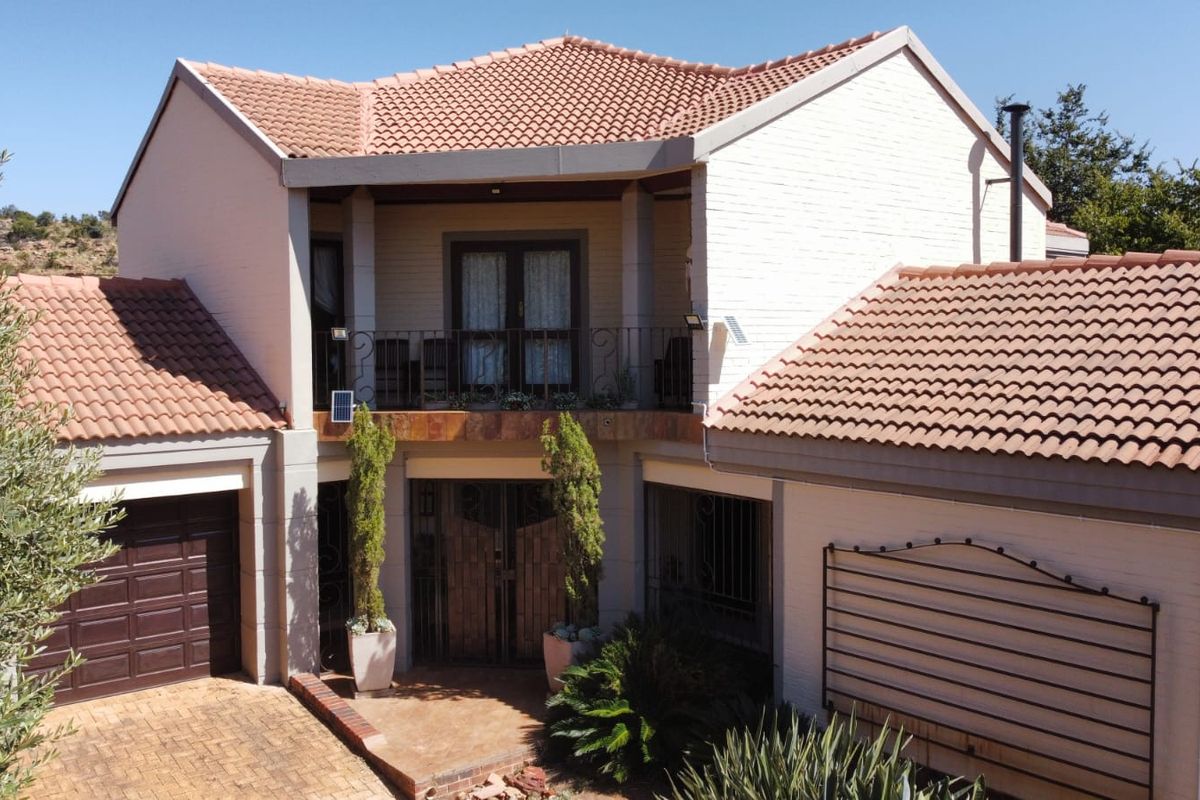 Simply fabulous! A unique and tasteful residence in fashionable Doringkruin. - Photo 2