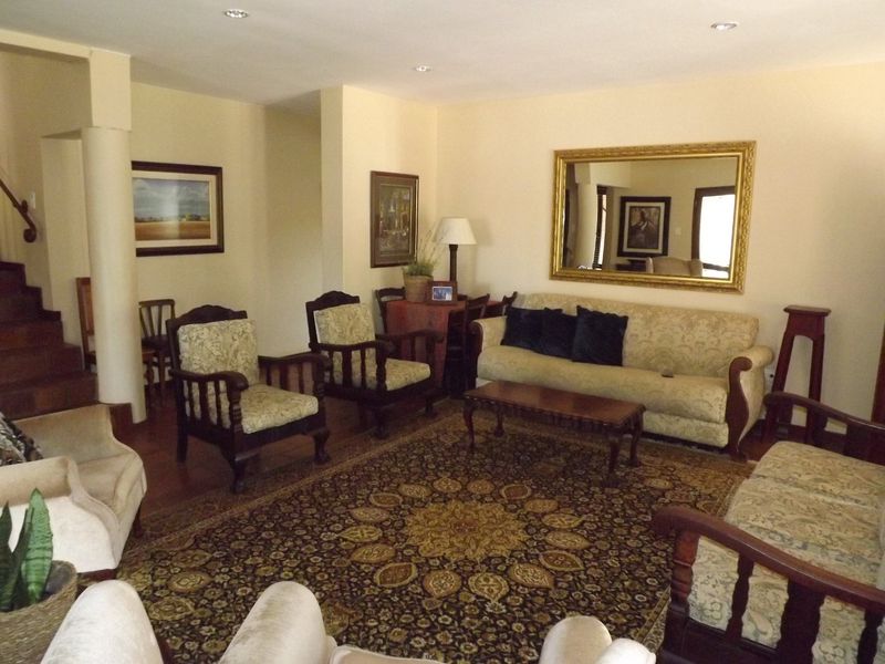 Simply fabulous! A unique and tasteful residence in fashionable Doringkruin. - Photo 4