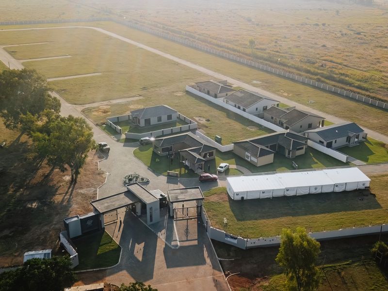 Fabulous opportunity in Emfuleni Lifestyle Estate in Ellaton. - Photo 2