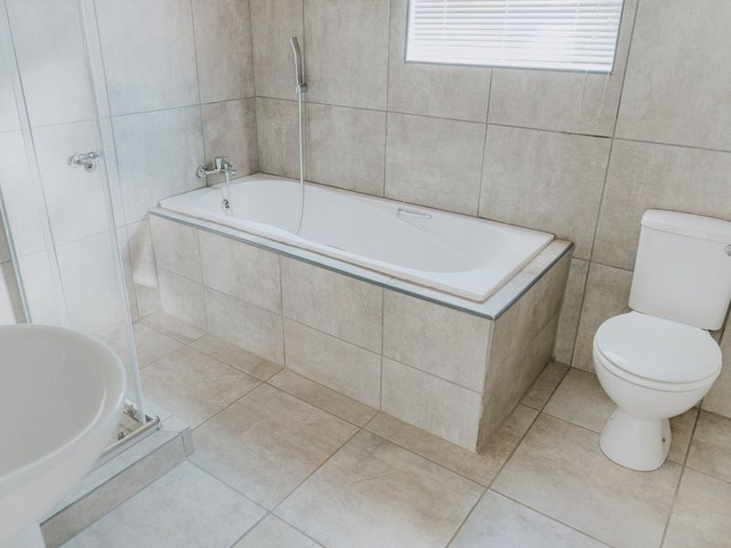 Fabulous opportunity in Emfuleni Lifestyle Estate in Ellaton. - Photo 7