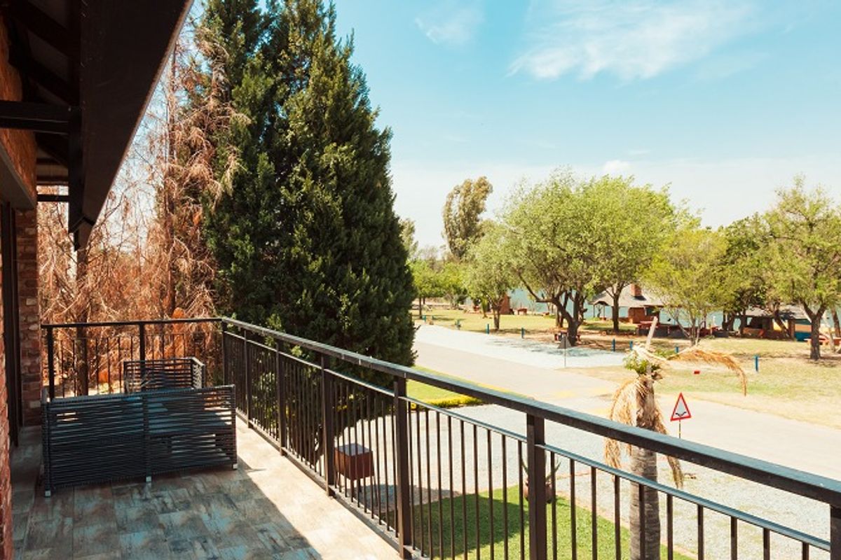 Fabulous property in Orkney Vaal. A substantial home masquerading as a holiday home. - Photo 4