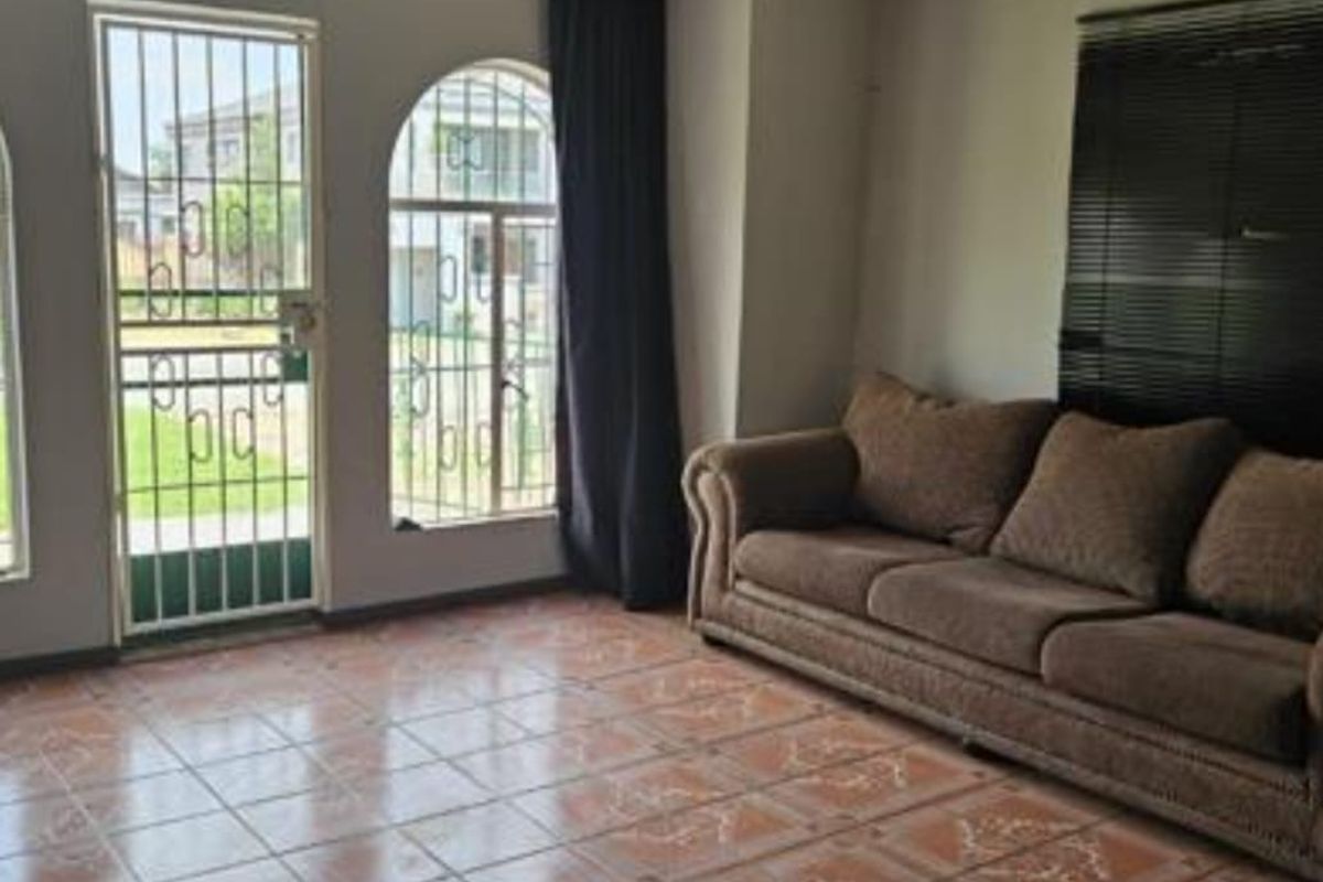 Spacious 3-bedroom Home Ideal a modern family  - Photo 4