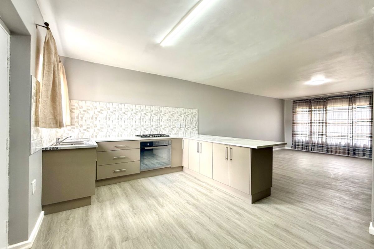 Newly renovated open plan secure unit close to Cape Rd - Photo 2