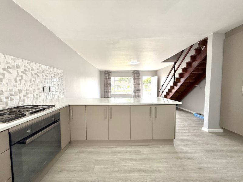 Newly renovated open plan secure unit close to Cape Rd - Photo 5