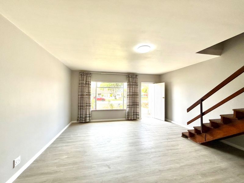 Newly renovated open plan secure unit close to Cape Rd - Photo 6