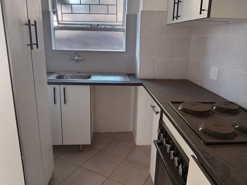 2 Spacious bedroom duplex for Sale in Pretoria North - Photo 2