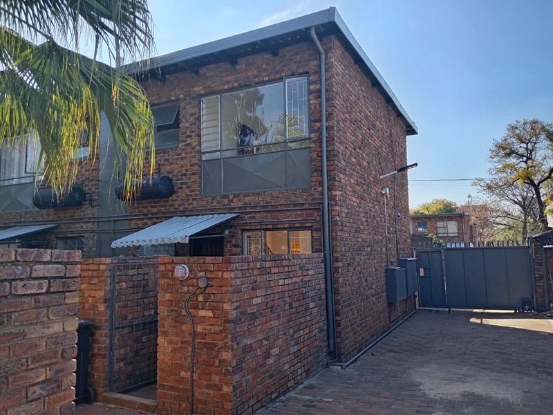 2 Spacious bedroom duplex for Sale in Pretoria North - Photo 9