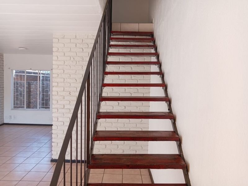 2 Spacious bedroom duplex for Sale in Pretoria North - Photo 8