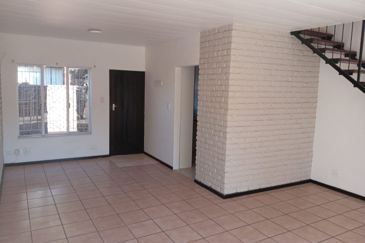 2 Spacious bedroom duplex for Sale in Pretoria North - Photo 3
