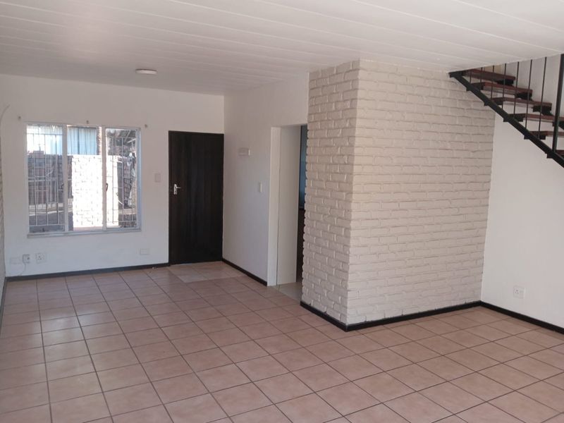 2 Spacious bedroom duplex for Sale in Pretoria North - Photo 3