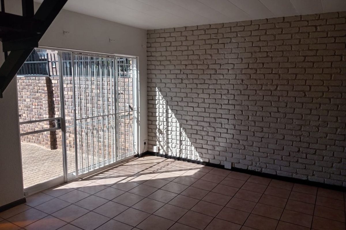 2 Spacious bedroom duplex for Sale in Pretoria North - Photo 5