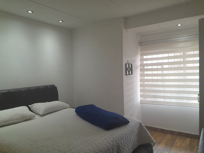 3 Bedroom Duplex Townhouse For Sale in Bedford Gardens - Photo 10