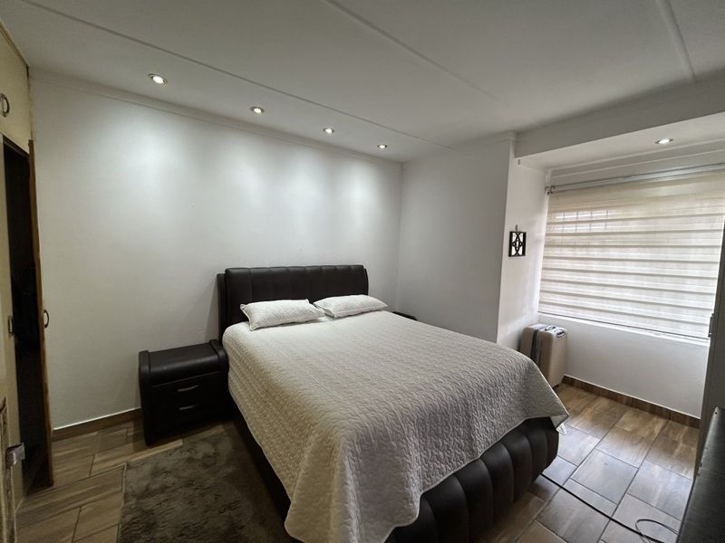 3 Bedroom Duplex Townhouse For Sale in Bedford Gardens - Photo 7