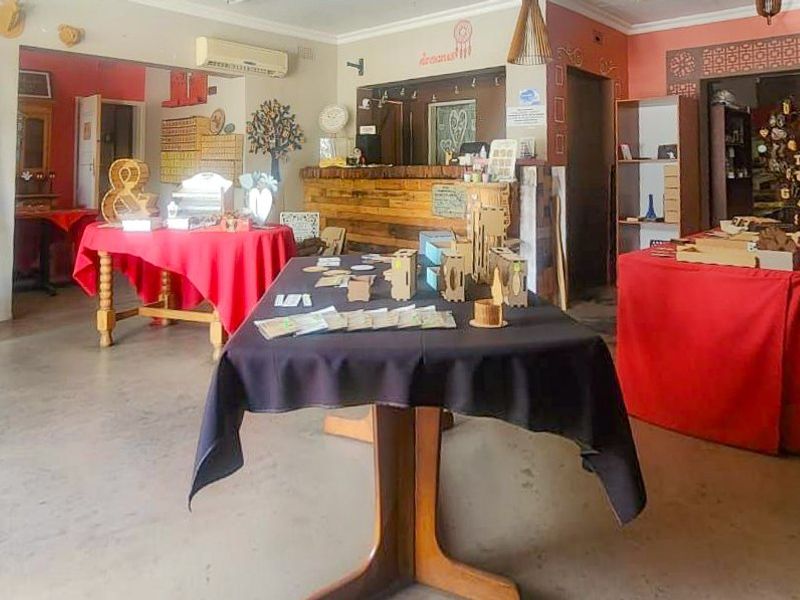 BUSINESS PREMISES WITH EXCELLENT LOCATION! - Photo 4